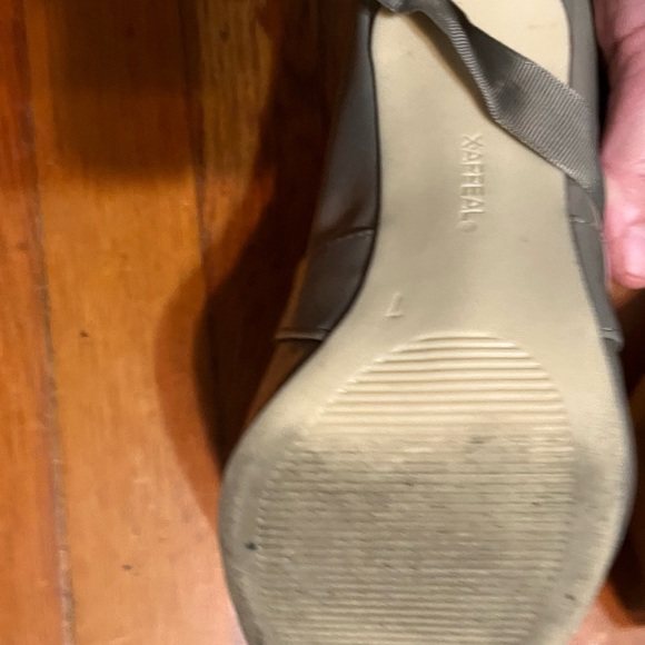 XAPPEAL gray/ brown color with lighting, with laces size 7. - Picture 4 of 8